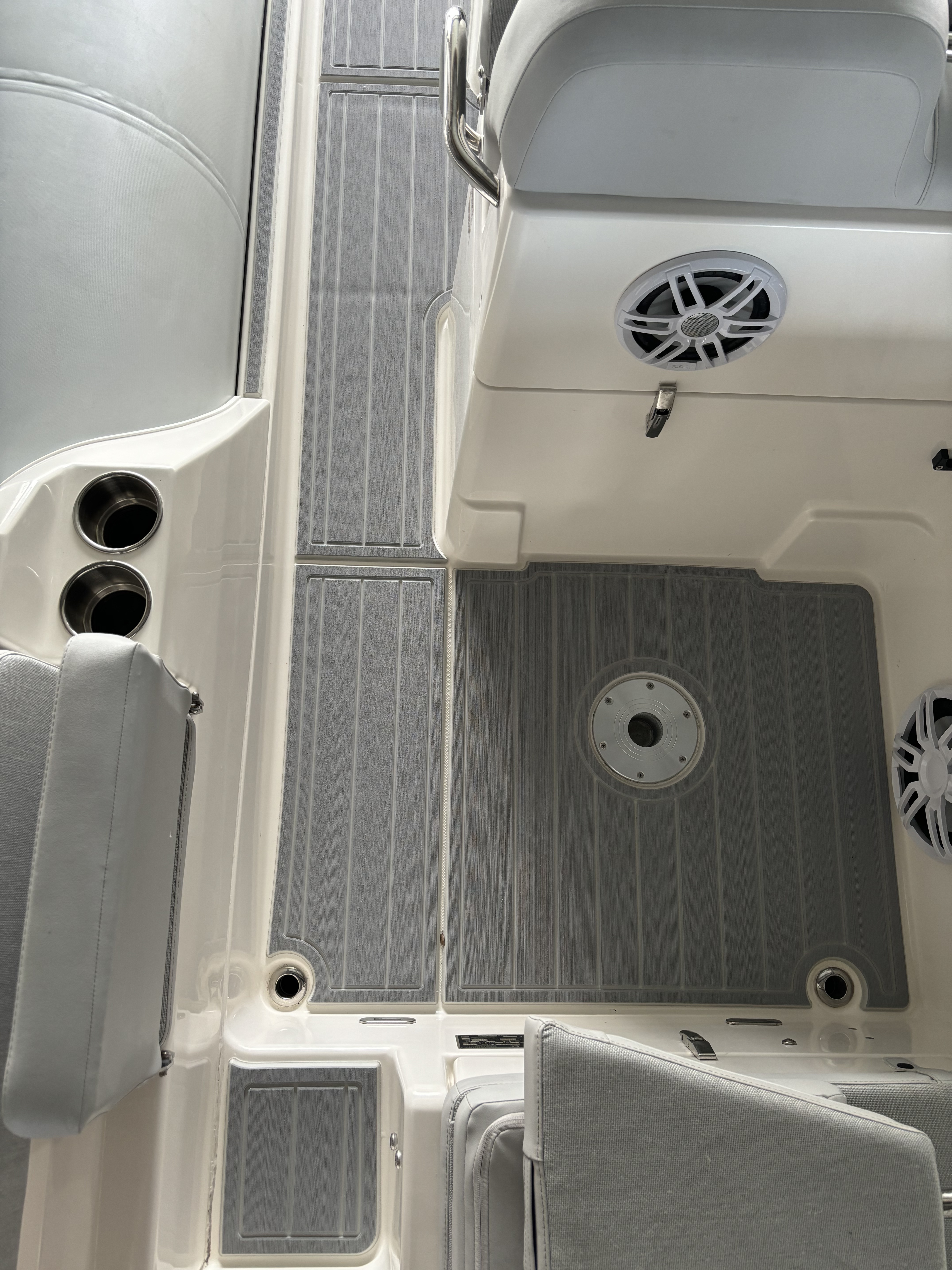 SeaDek vs Marine Carpet vs Teak: Which Boat Flooring Is Best?
